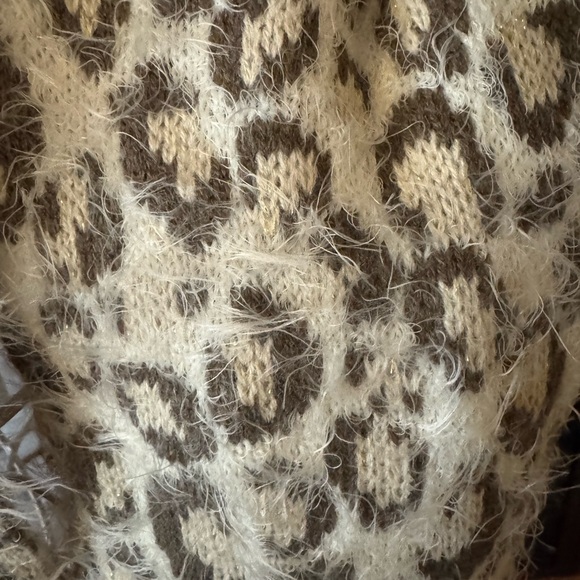 Leopard Print Scarf - Picture 3 of 4
